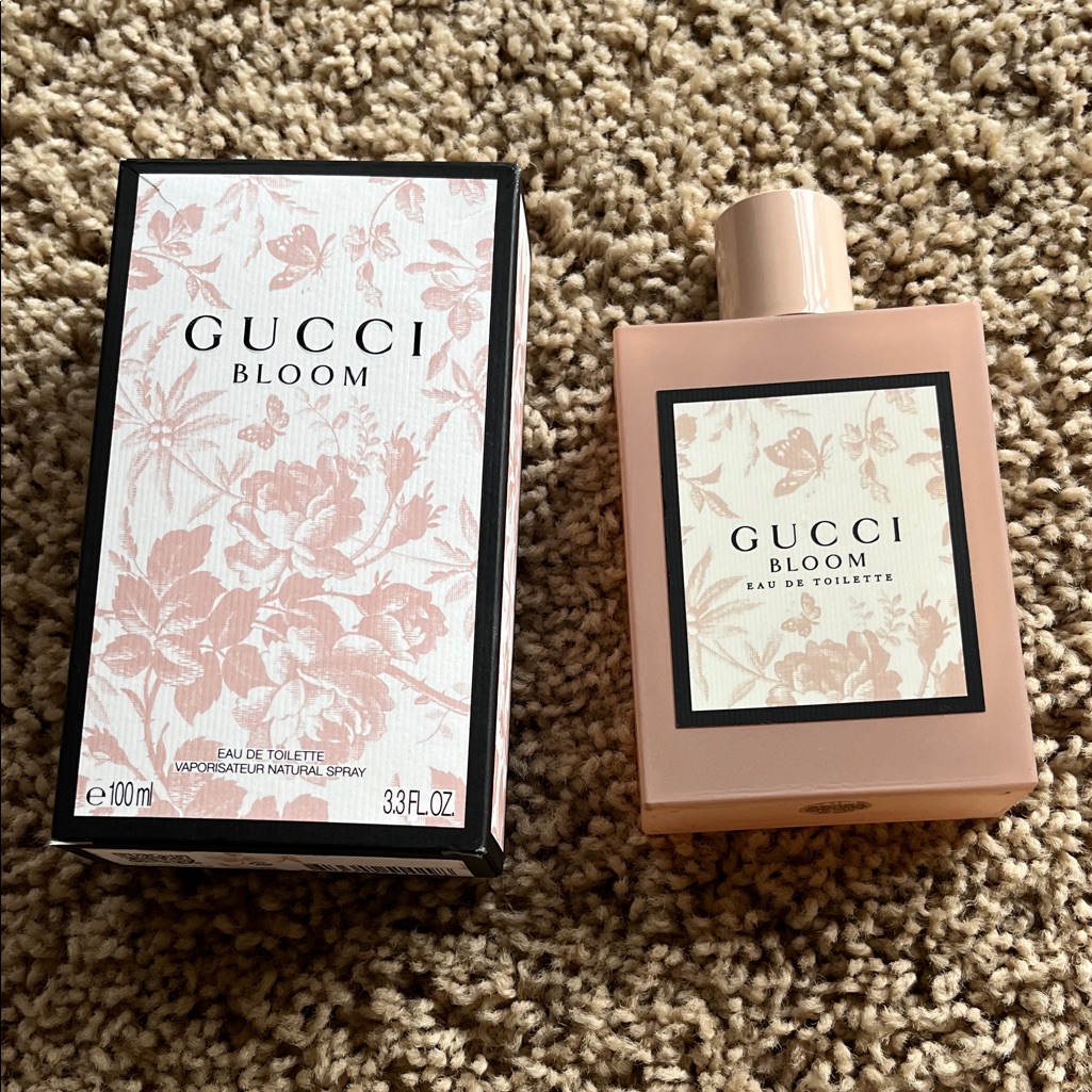 Gucci Bloom Fragrance In Pink And Black Gucci Bloom Fragrance In Pink And Black
